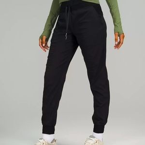 Lululemon Dance Studio Mid-Rise Jogger
Full Length